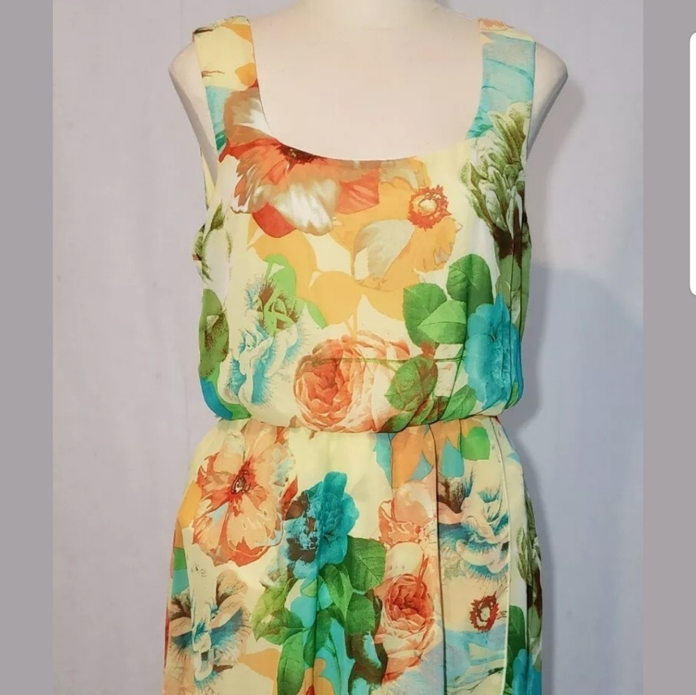 Women’s Medium Love Reign floral dress bust 32"